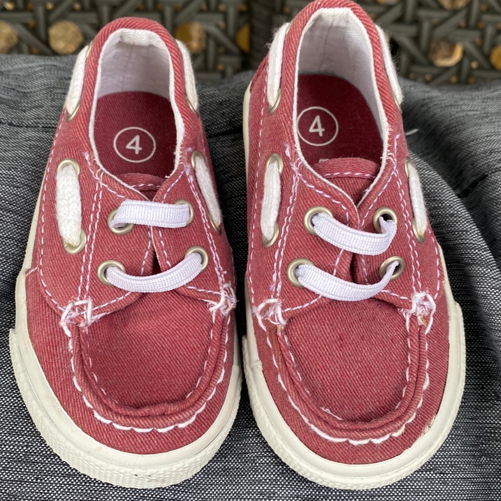 OshGosh boat shoes